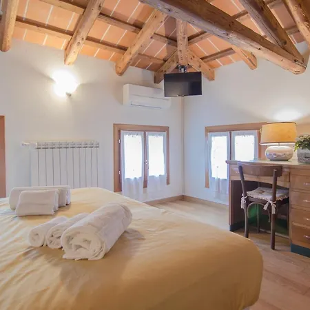 Casolare La Quercia Farmház