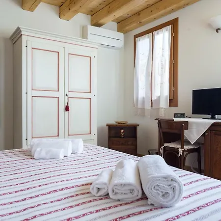 مزرعة للإقامة Casolare La Quercia Correzzola